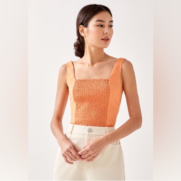 LOVE, BONITO sleeveless Smocked Tank Top: PRINCESSCORE COTTAGECORE ROYALCORE - Picture 3 of 7